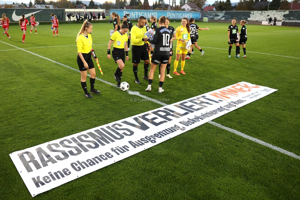 Sturm Frauen - LASK
OEFB Frauen Bundesliga, 11. Runde, SK Sturm Graz Frauen - LASK, Trainingszentrum Messendorf, 23.10.2026. Foto zeigt das Schiedsrichterteam
