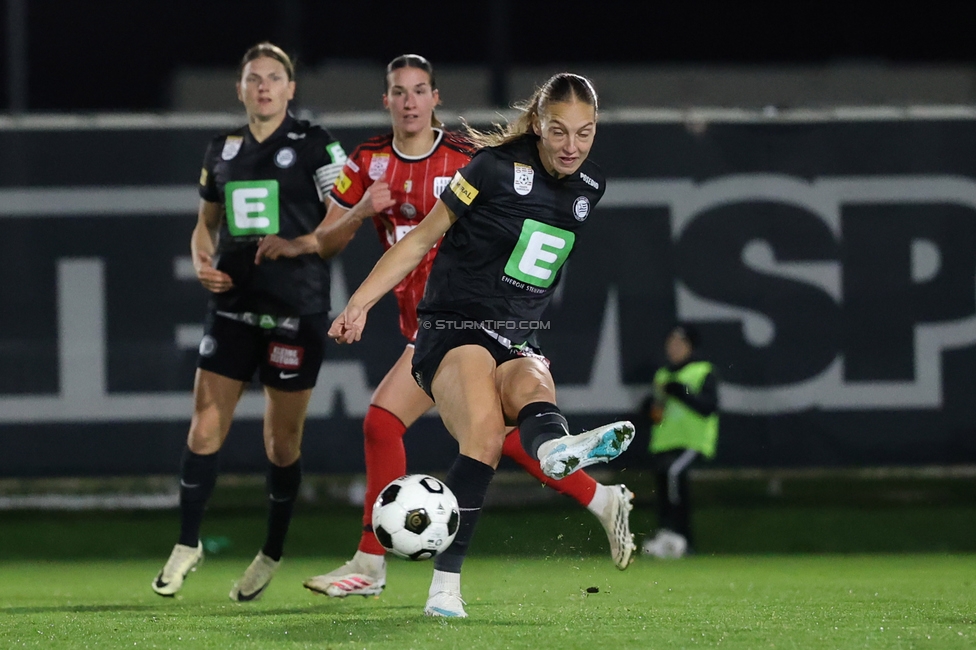 Sturm Frauen - LASK
OEFB Frauen Bundesliga, 11. Runde, SK Sturm Graz Frauen - LASK, Trainingszentrum Messendorf, 23.10.2026. Foto zeigt Brigitta Pulins (Sturm Frauen)
