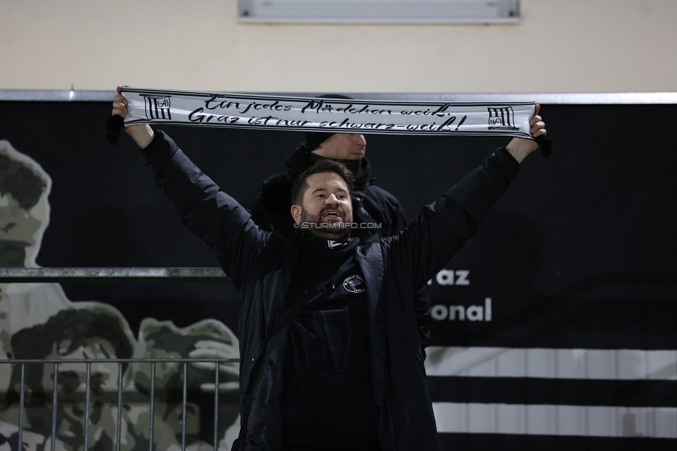 Sturm Frauen - LASK
OEFB Frauen Bundesliga, 11. Runde, SK Sturm Graz Frauen - LASK, Trainingszentrum Messendorf, 23.10.2026. Foto zeigt Fans von Sturm
