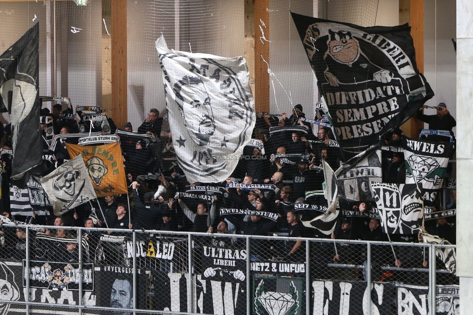 Lustenau - Sturm Graz
OEFB Cup 3. Runde, SC Austria Lustenau - SK Sturm Graz, Reichshofstadion, Lustenau, 29.10.2026. Foto zeigt Fans von Sturm
