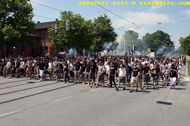 Schlüsselwörter: Graz Corteo Pyrotechnik